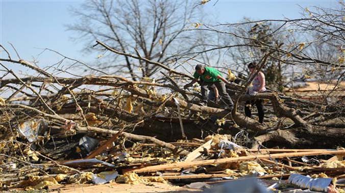 Volunteers help with clean up at Calvary Baptist Church following a tornado in Ashland. (Photo: AP) Volunteers help with clean up at Calvary Baptist Church following a tornado in Ashland. (Photo: AP)
